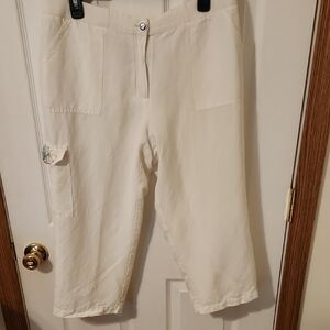 Lark Lane Women's White Capris